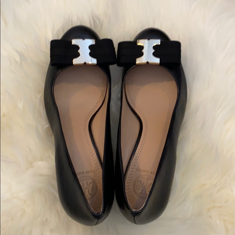 Tory Burch Gemini bow wedges size 6.5